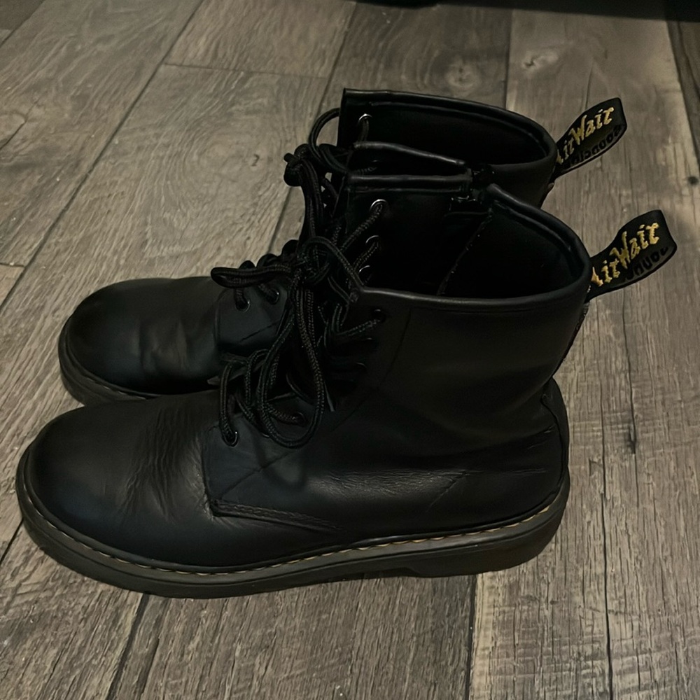 Dr. Martens Black 1460Y M6/W7